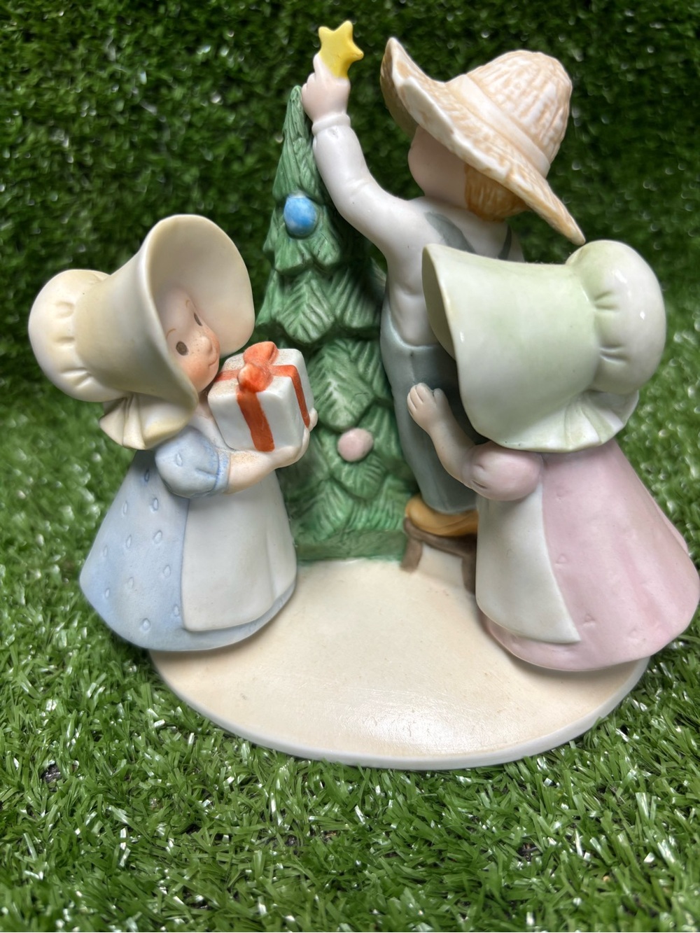Vintage 1988 Circle of Friends figurine titled "Christ is the Star of My Life”